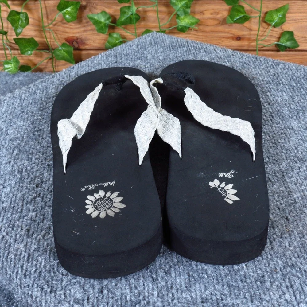 Yellow Box Soleil Women Flip Flop Size 8.5 Casual Summer Platform Black Silver - Picture 4 of 6
